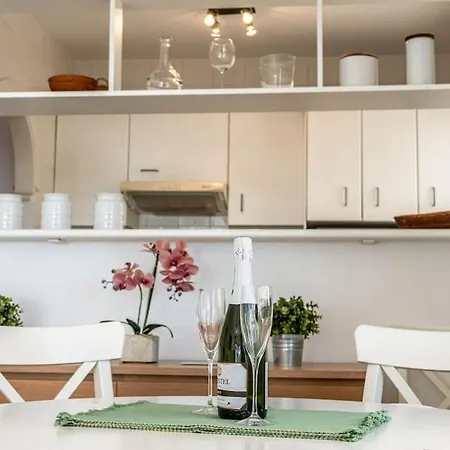 Golf/seaview 2 Bedroom In Sitio De Calahonda - דירה *